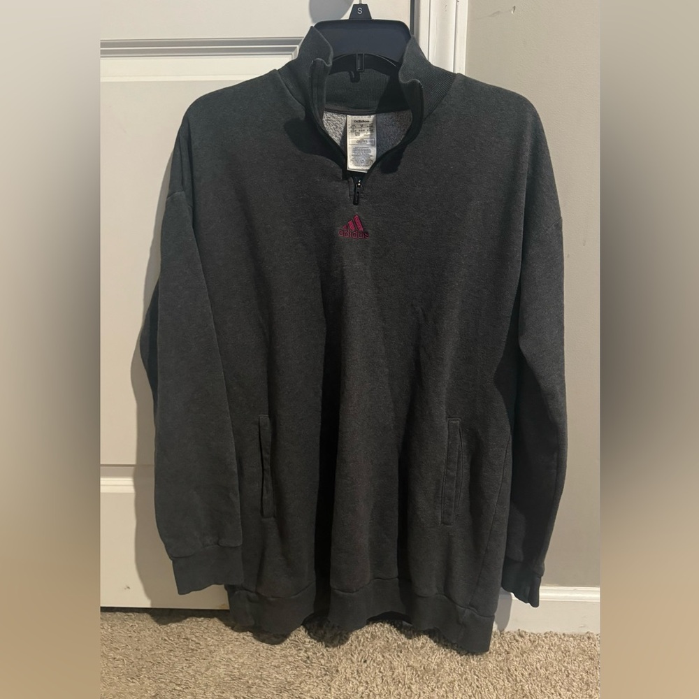 Adidas sweater size M